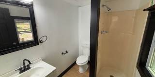 Beautiful 3 Bedroom, 2 Bathroom Home with Private Drive and Large Yard! Gallery 9