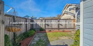Recently Updated - Newer Appliances, Flooring, Fixtures - 3-Car Garage - Windsor Gallery 11