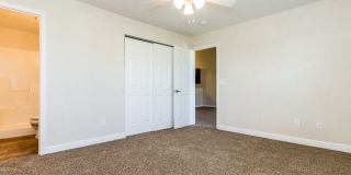 2 Bedroom, 2 Bathroom duplex with garage Gallery 13
