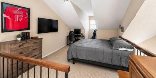 270 Tulip Lane Gallery 9