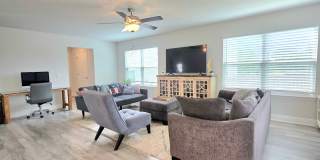 Stunning Newer, 2 Story 3/2.5 Home in a Quiet Cul-de-sac Gallery 8