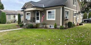 Three Bedroom House for Rent With a Garage in Lynden Gallery 1