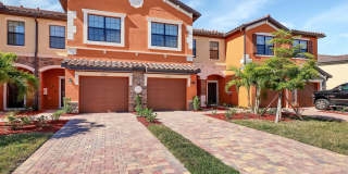 Seasonal Short-Term 3 Bedroom 2.5 Bathroom Townhouse located in Gran Paradiso! Gallery 1