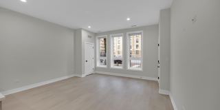4629 S Michigan Avenue Gallery 19