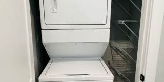 Room in 4 Bedroom Home at Munsing Dr Gallery 1