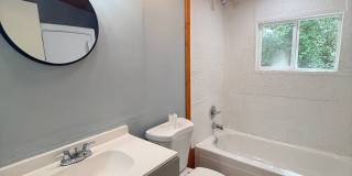 Charming NE Cottage! Gallery 25