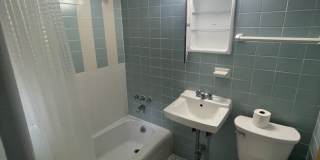 One Bedroom in Clean Elevator Building Gallery 6