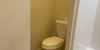 Knoxville 37918 - 2 bedroom, 2.5 bath Townhome - Contact Lisa Vineyard & Shannon Russell (865) 216-9334 Gallery 29