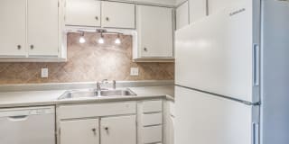 Courtyard on Main Gallery 4