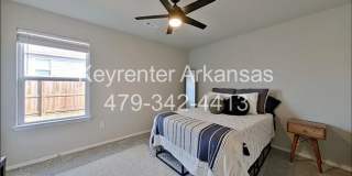 Stylish 3 Bed / 2 Bath with Open Layout & Backyard Retreat Gallery 15