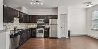 Flats on Tanglewilde Gallery 21