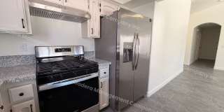 4 Bed/ 2 Bath Available Now! Gallery 12