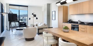 Columbia Square Living Gallery 3