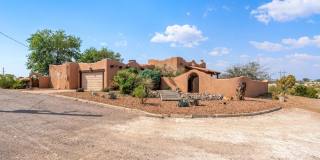 Amazing views, seated on 5 acres Gallery 1