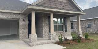 4 Bedroom/2 Bathroom Minutes from Local Beach! Gallery 1