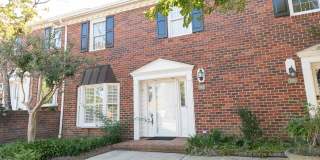 Charming 3BR Townhome with Sunroom, Pool & Tennis Courts Gallery 1