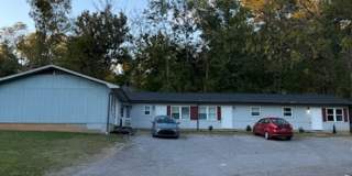 Maynardville 37807 - 2 bedroom, 1 bath apartment water included - Contact Lisa Vineyard and Shannon Russell (865) 216-9334 Gallery 1
