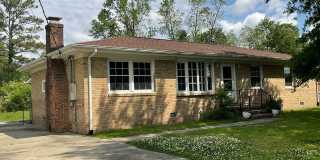 Adorable 3 bedroom 2 bath home located just off Richlands Highway. Gallery 1