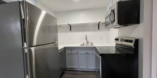 306 W Franklin Gallery 66