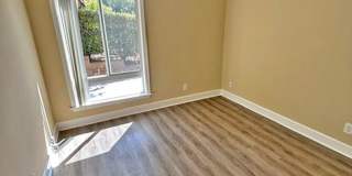 Laurelwood Gallery 19