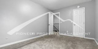 Charming Townhouse with Central AC and Washer/Dryer Gallery 16