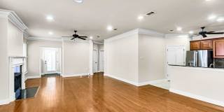 3 Bedroom Condo in a Gated Community Gallery 4