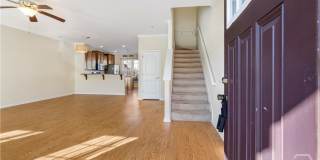 116 Ventura Place Gallery 4