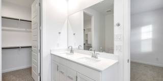 Brand New luxurious Model Home with 2 Master Suites in Warner Meadow Gallery 13