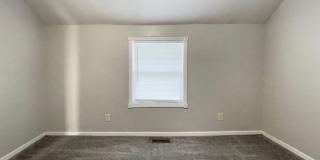 PRELEASING for AUGUST! Close to Campus Gallery 13