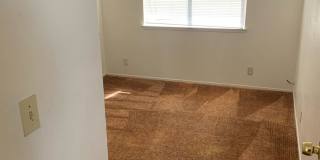 3 BEDROOM 2 BATH UNIT Gallery 1