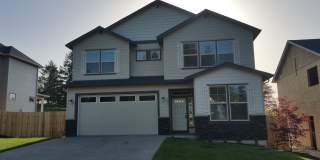 Beautiful 4BR in Camas! Modern Finishes! Close to Shopping & I-5! Schedule a tour today! Gallery 1