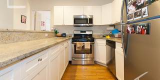 Nice 3 bed in Brookline Gallery 12