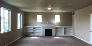 Beautiful Spacious 4BD/2.5BA Home Gallery 20