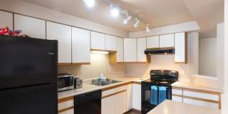 Wonderful apartment available with 2 primary bedrooms Gallery 19