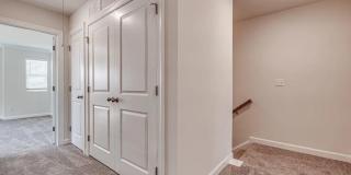 Room in 4 Bedroom Home at Tears Ln Gallery 5