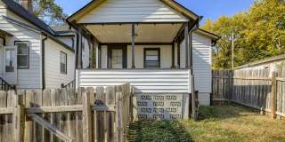 Cozy 2 Bedroom With Fenced Yard & Parking, Minutes from Old Market!! Gallery 1