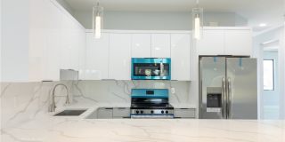 2404/2406 Crawford Avenue N Gallery 5