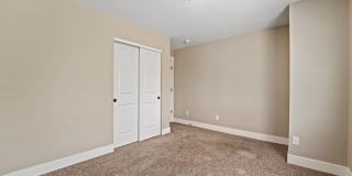 Close proximity to Old Mill District and downtown Gallery 33