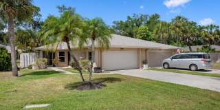 WELCOME TO THIS BEAUTIFULLY UPDATED 2 BEDROOM, 2 BATHROOM VILLA LOCATED IN THE DESIRABLE CENTER GATE COMMUNITY OF SARASOTA! Gallery 3