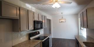 Coming Soon: Stunning 2 bedroom, 2 bath home in Whitehouse ISD! Gallery 6