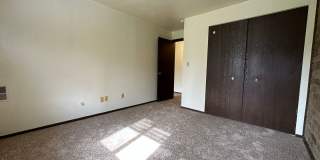 Amazing 1BR in Desirable Plum Area! Beautiful Exposed Brick and Air Conditioning! Call Today! Gallery 6