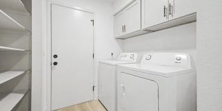 Fully Remodeled South Tempe 3BR Townhome w/ Private Yard, W/D & Parking Gallery 7