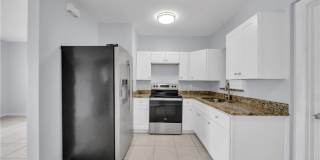1527 Gardenia Avenue Gallery 10