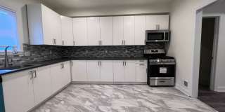 Updated 5BR 3bath house with off street parking! Gallery 14