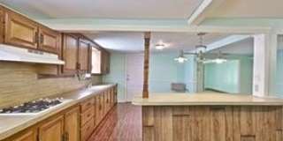 2428 Maple Street Gallery 7