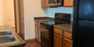 One bed, one bath upper with attached garage Gallery 4