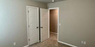 Beautiful 4 bed 3 bath in Deer Creek Schools! Gallery 16