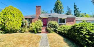 Cozy Seward Park Home with Large Yard! Gallery 24