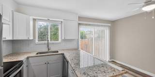 Charming 4BR Townhome in Aurora - FULLY REMODELED!!! Gallery 1