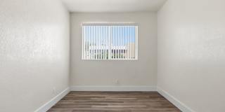 2 Bedroom 2 Bathroom Home with Flex Space & Spacious Backyard! Gallery 11